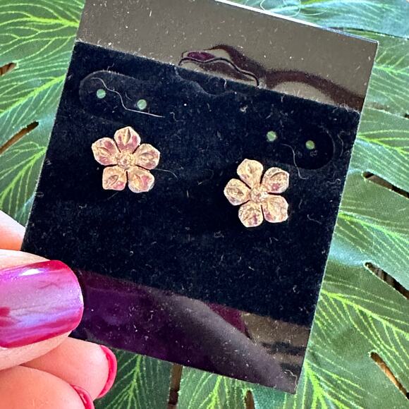 BOGO FREE Sterling silver Floral stud EARRINGS - Picture 1 of 5